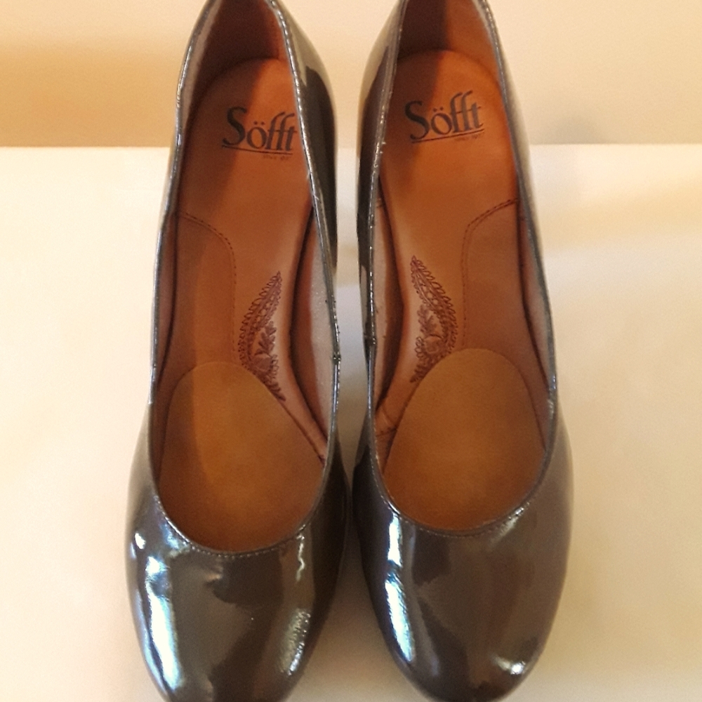 Brown pumps